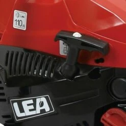 Tronçonneuse Thermique 50,8 Cm3 Guide 45 Cm Anti Vibration LEA LE32508-45A - Rouge 9 Tronçonneuse Thermique 50,8 Cm3 Guide 45 Cm Anti Vibration LEA LE32508-45A - Rouge -TronçOnneuse Et Accessoire Sales 14936890 3